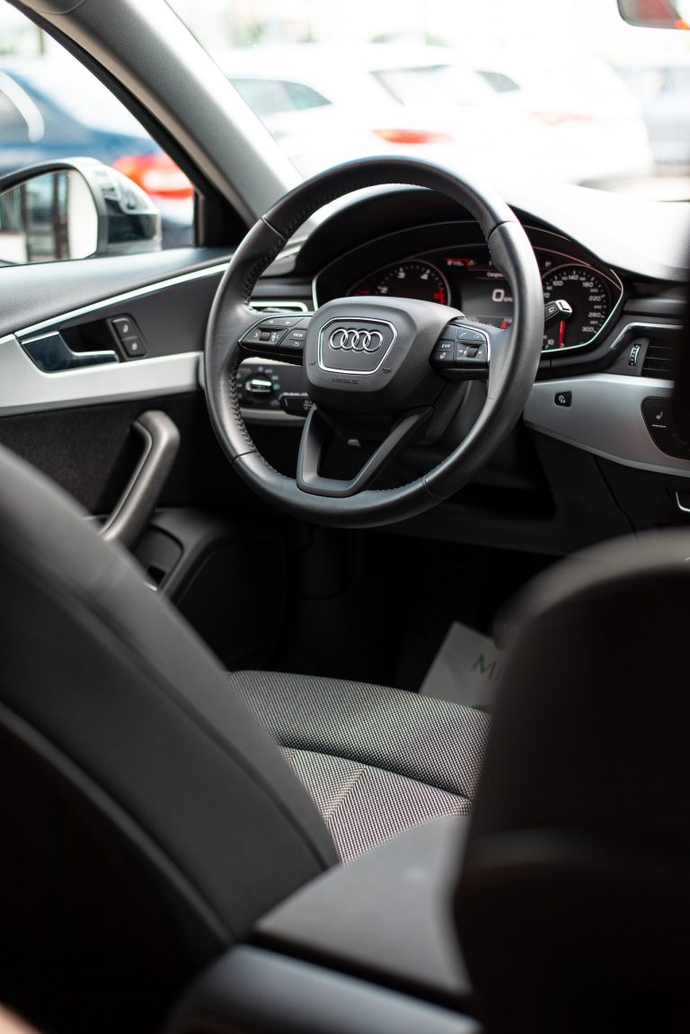 Audi RS6 - Samochód sportowy z niezwykłymi osiągami i wysokim komfortem jazdy